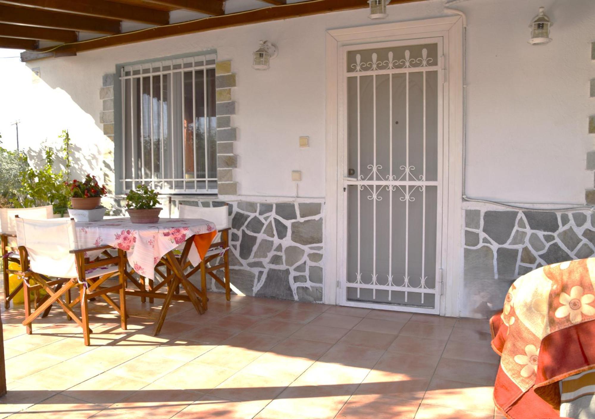Вилла Amarantos Beautiful Garden House Metokhion Patriotikon Экстерьер фото